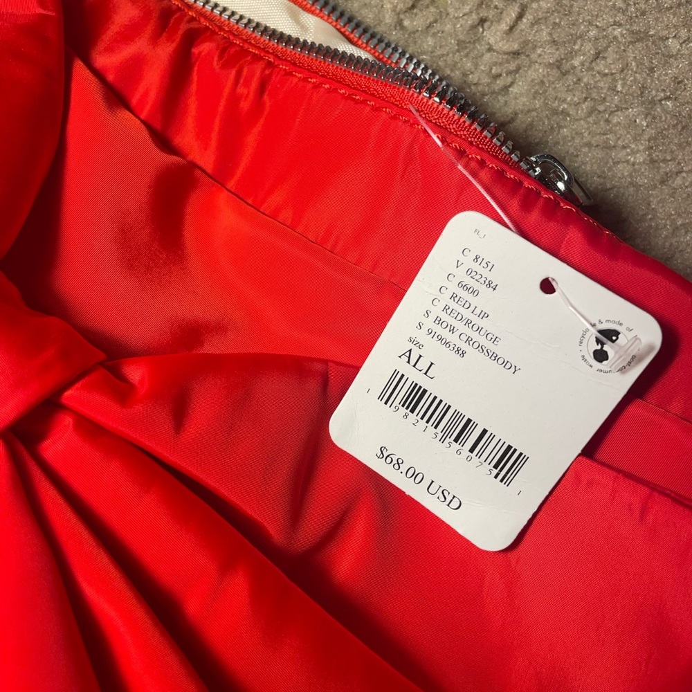 Free People ❤️❣️🎀 Elegant Red Bow Nylon Shoulder Bag NWT - Picture 3 of 14